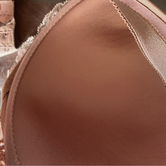 Wacoal 34DD - Picture 3 of 3